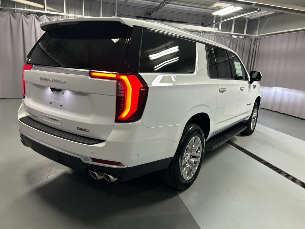 New 2026 GMC Yukon XL Denali w/ Advanced Technology Package AWD/4WD image 7