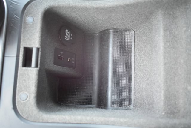 Used 2017 Porsche Cayenne Platinum Edition AWD/4WD image 35