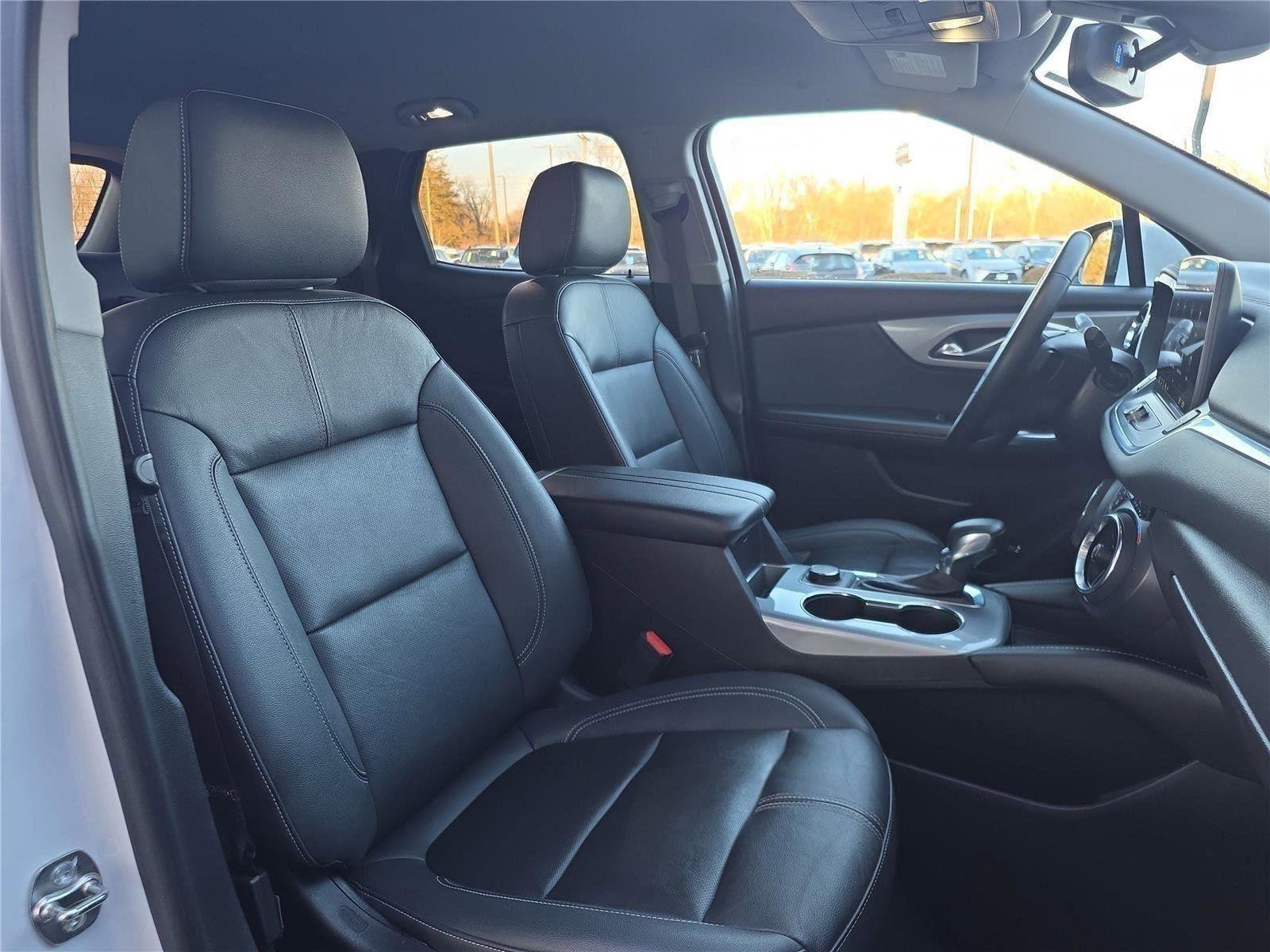Used 2024 Chevrolet Blazer LT FWD image 30