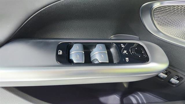 Used 2024 Mercedes-Benz C 36 AMG S image 22