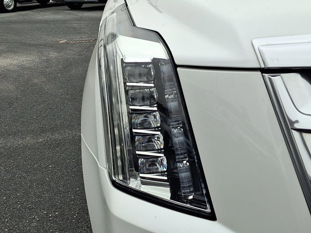 Used 2020 Cadillac Escalade Luxury image 9