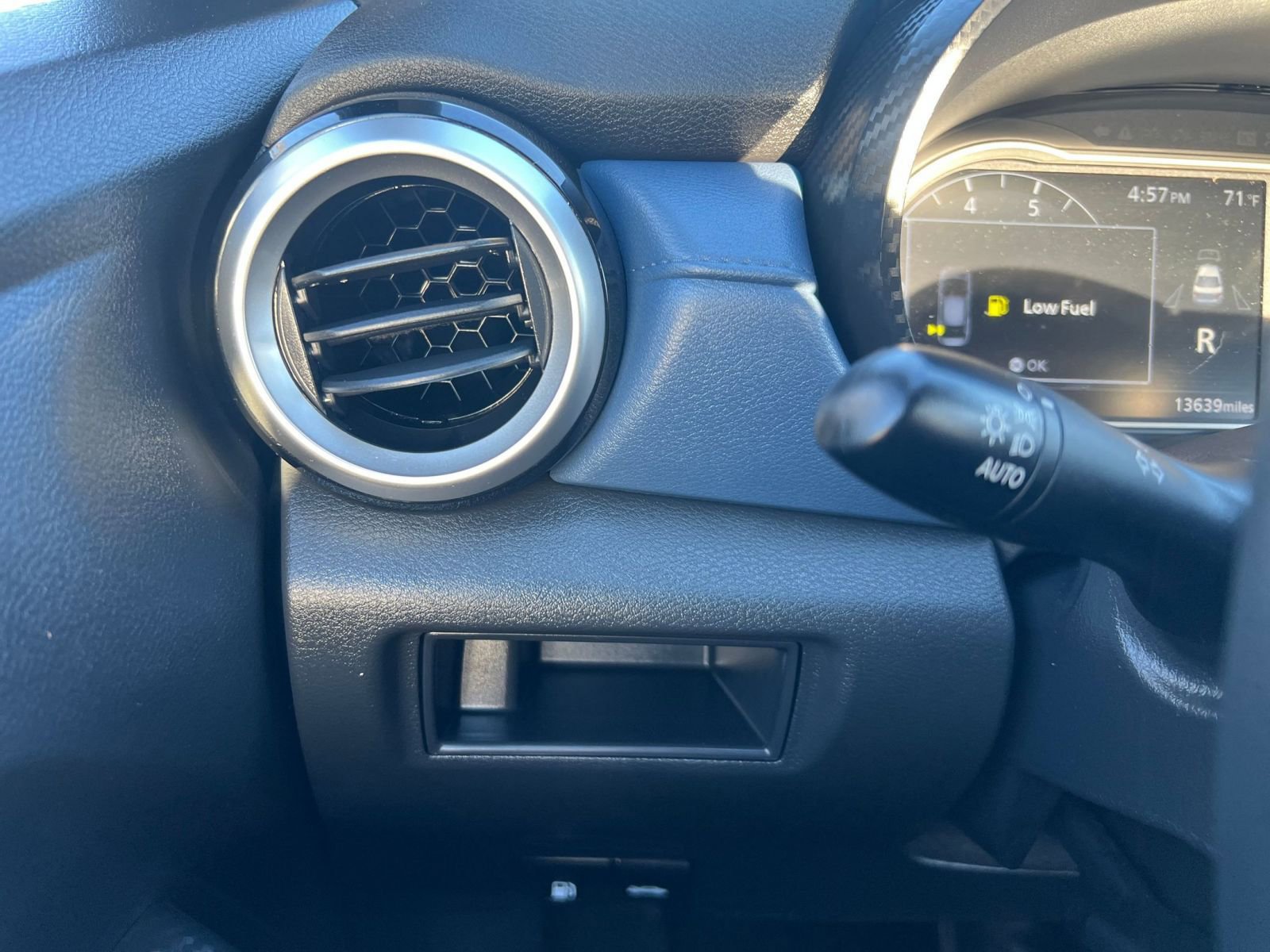 Used 2025 Nissan Versa SV image 32