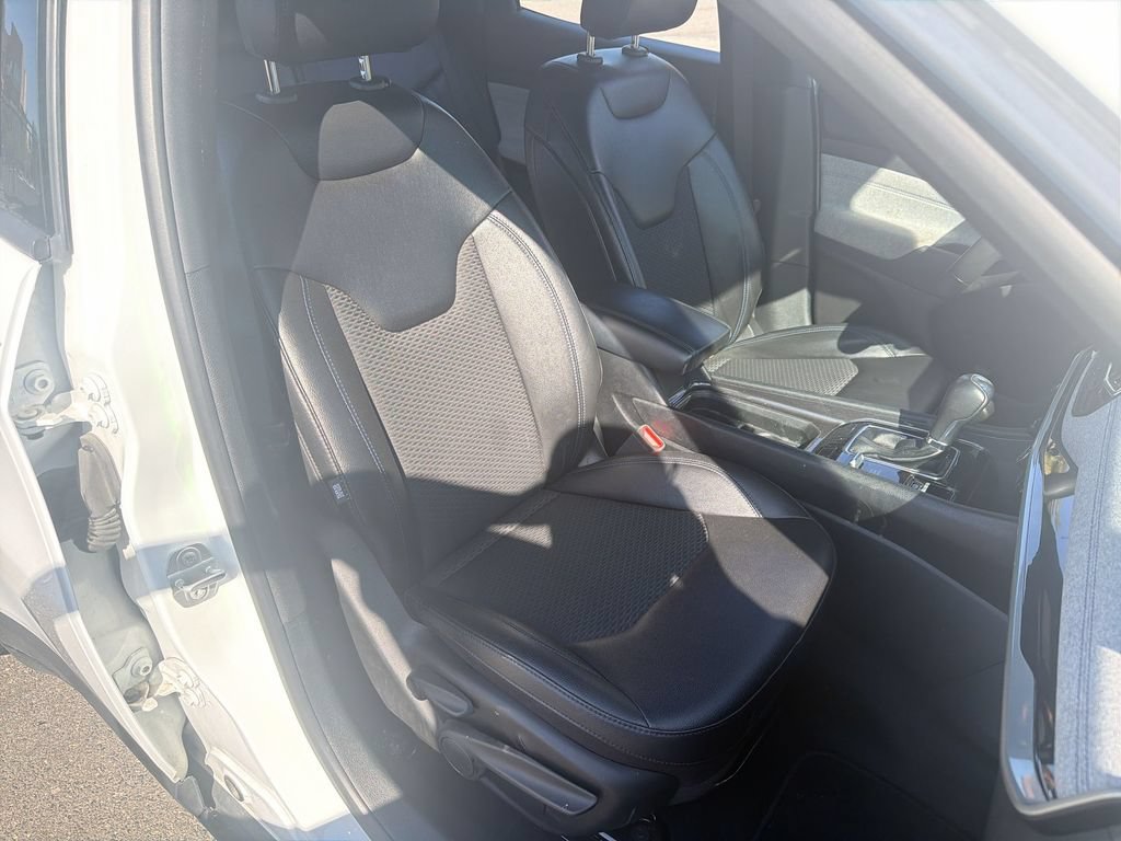 Used 2024 Jeep Compass Latitude AWD/4WD image 24