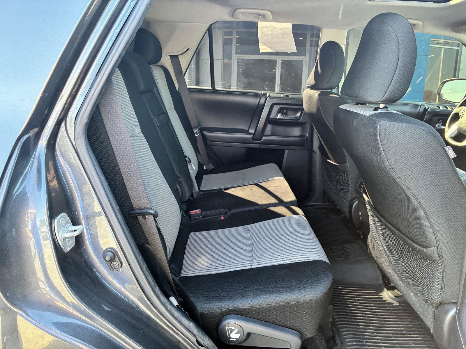 Used 2016 Toyota 4Runner SR5 AWD/4WD image 10
