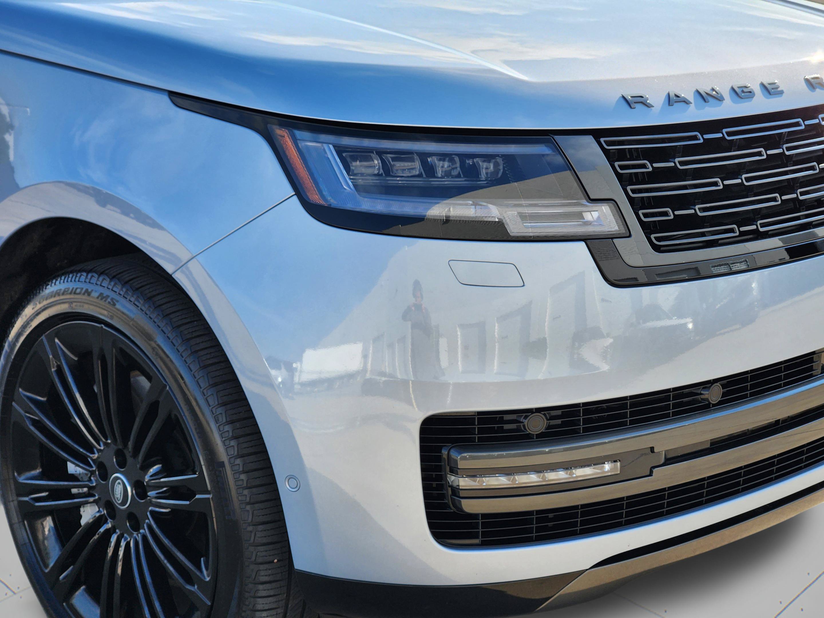 Used 2025 Land Rover Range Rover SE AWD/4WD image 31