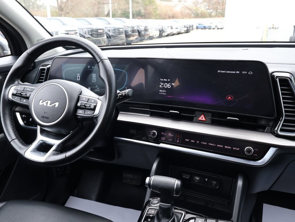 Used 2025 Kia Sportage EX w/ Premium Package image 28