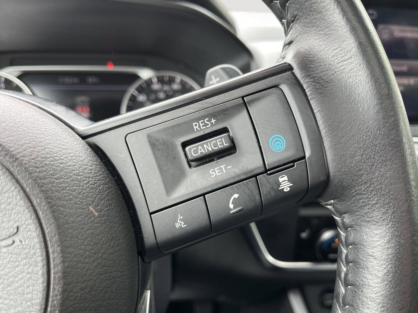 Used 2024 Nissan Rogue SV w/ SV Premium Package AWD/4WD image 27