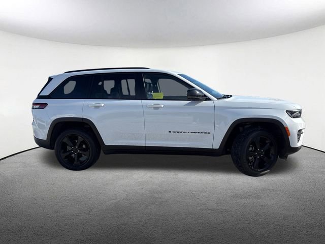 Used 2022 Jeep Grand Cherokee Altitude image 14