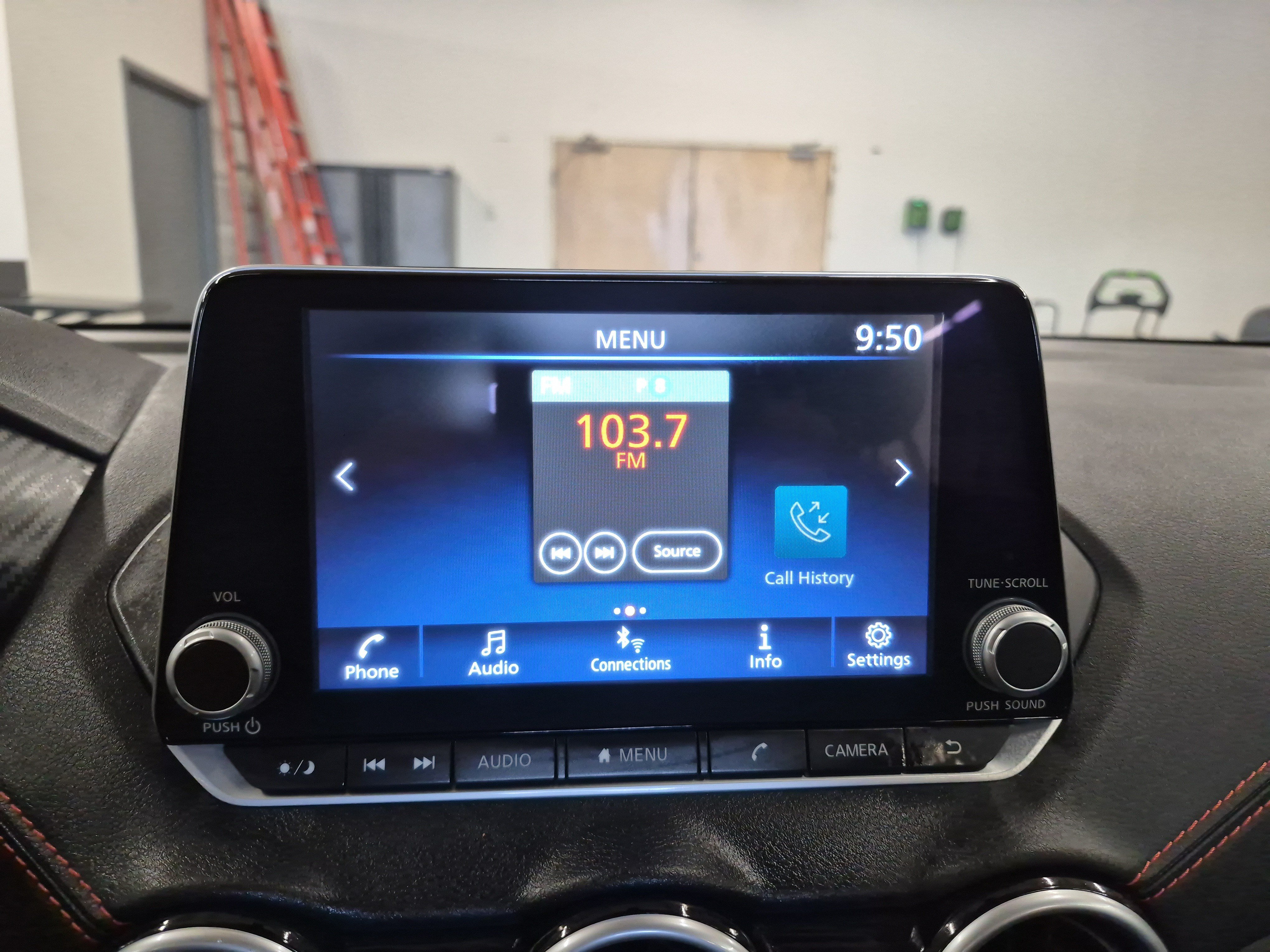 Used 2025 Nissan Sentra SR FWD image 36
