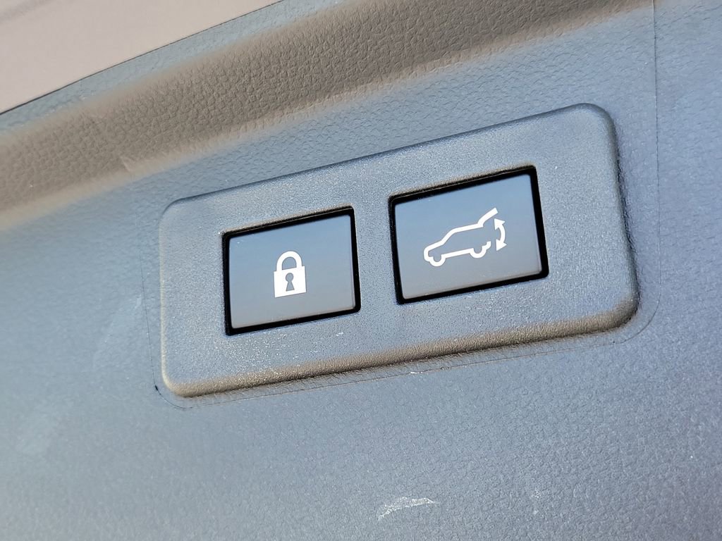 Certified 2025 Subaru Outback Touring w/ Popular Package #2 AWD/4WD image 9