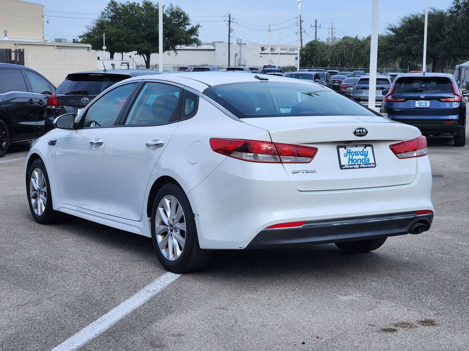 Used 2017 Kia Optima LX FWD image 5