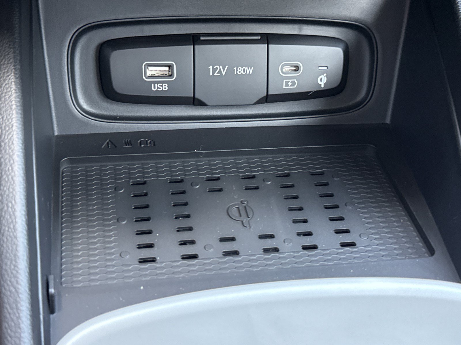 New 2026 Hyundai Venue SEL FWD image 24