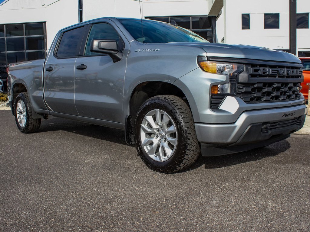 Used 2024 Chevrolet Silverado 1500 Custom image 3