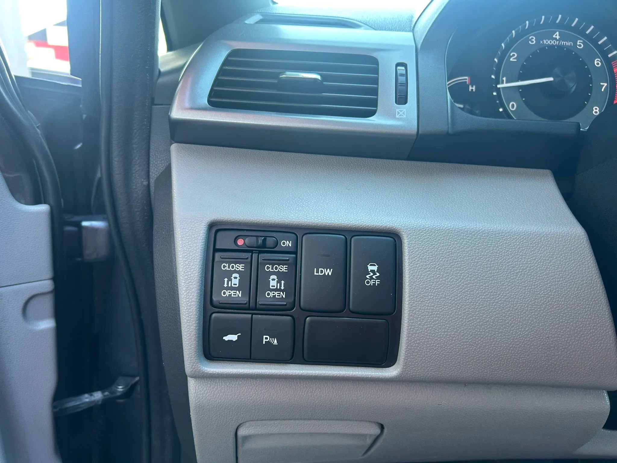 Used 2014 Honda Odyssey Touring image 13
