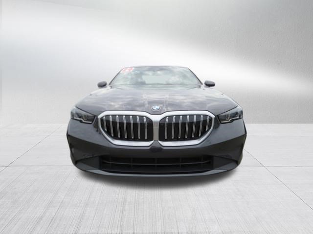 Used 2024 BMW 530i xDrive w/ Premium Package AWD/4WD image 3