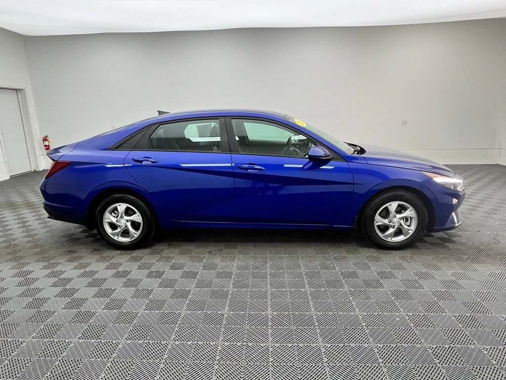 Used 2023 Hyundai Elantra SE FWD image 7