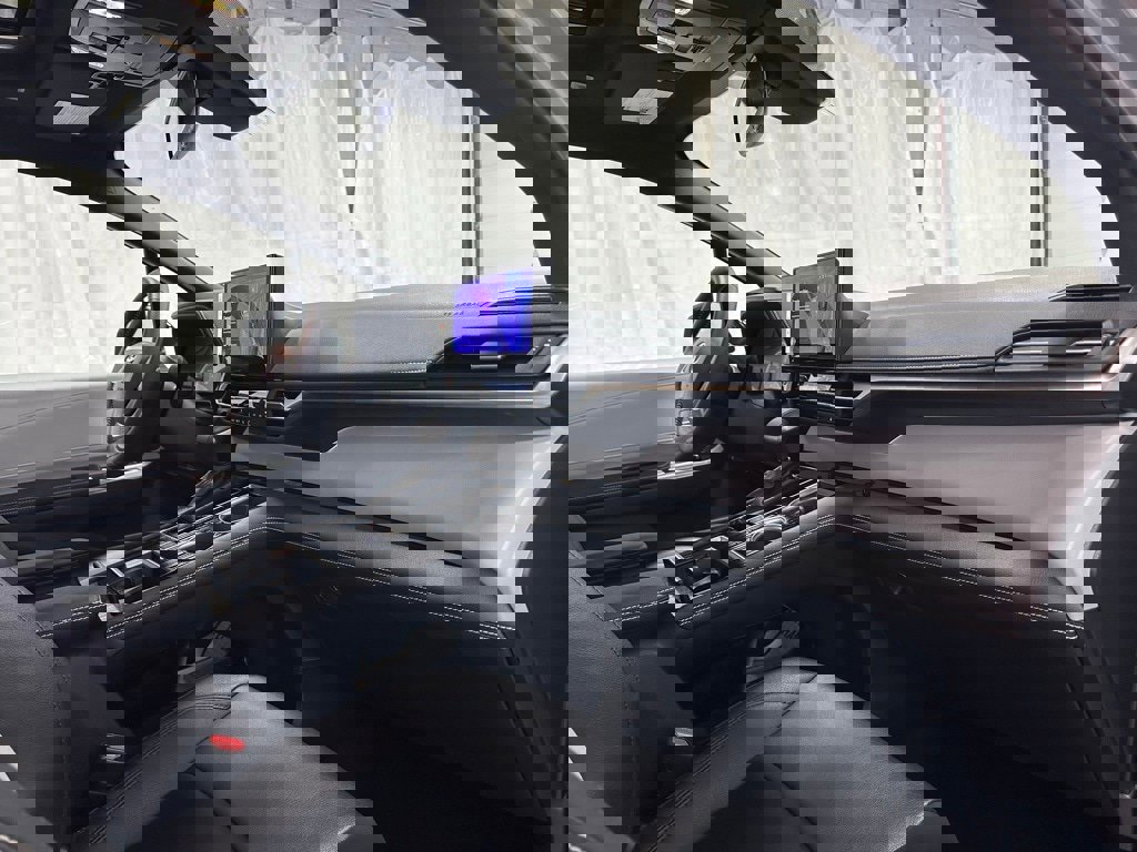 Used 2025 Toyota Sienna XSE image 67