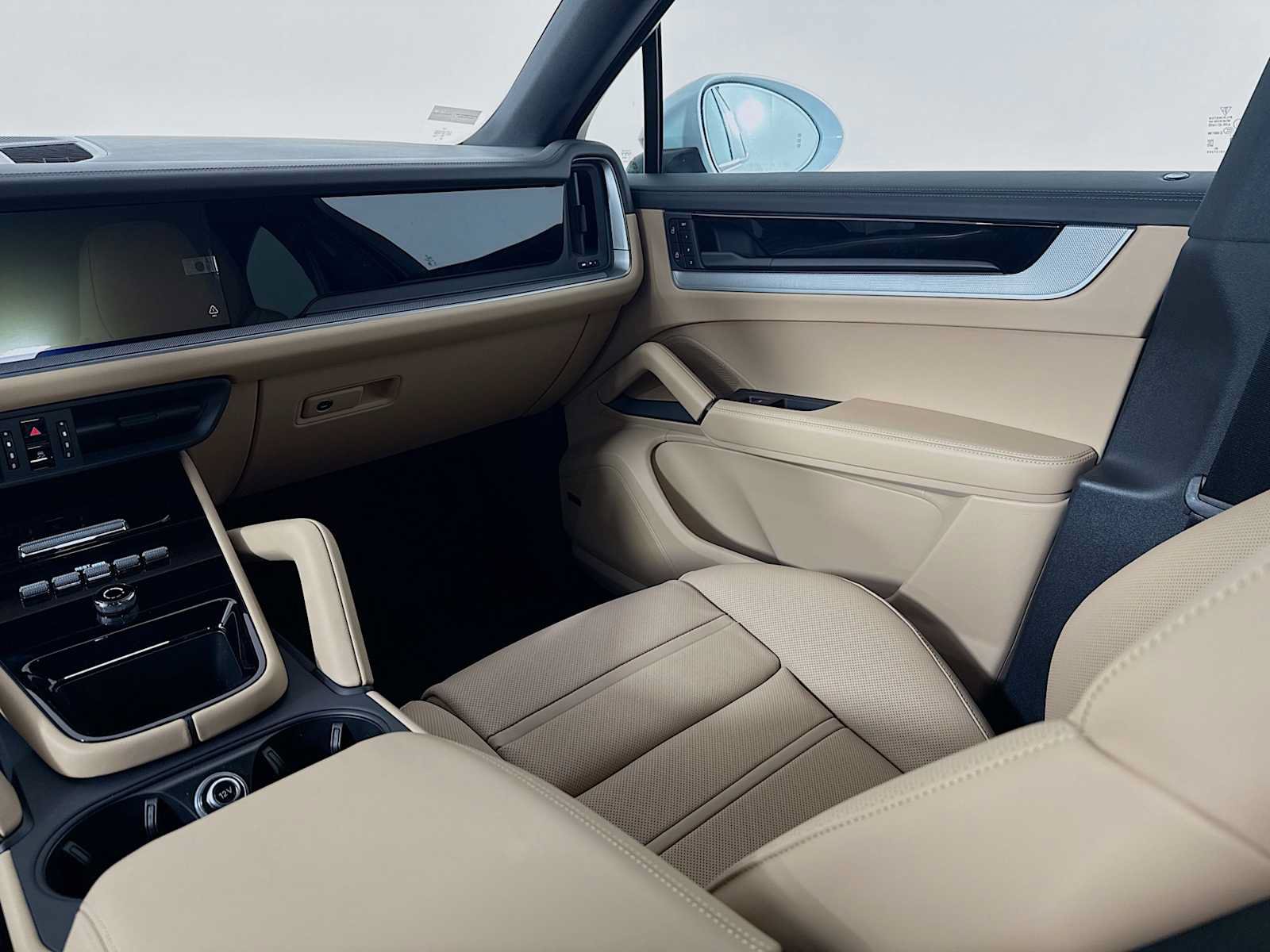 New 2026 Porsche Cayenne Coupe AWD/4WD image 24