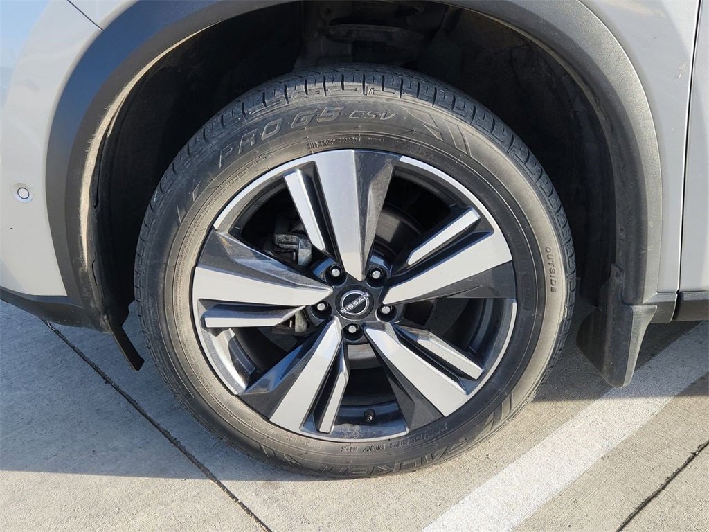 Used 2023 Nissan Rogue SL w/ SL Premium Package image 34