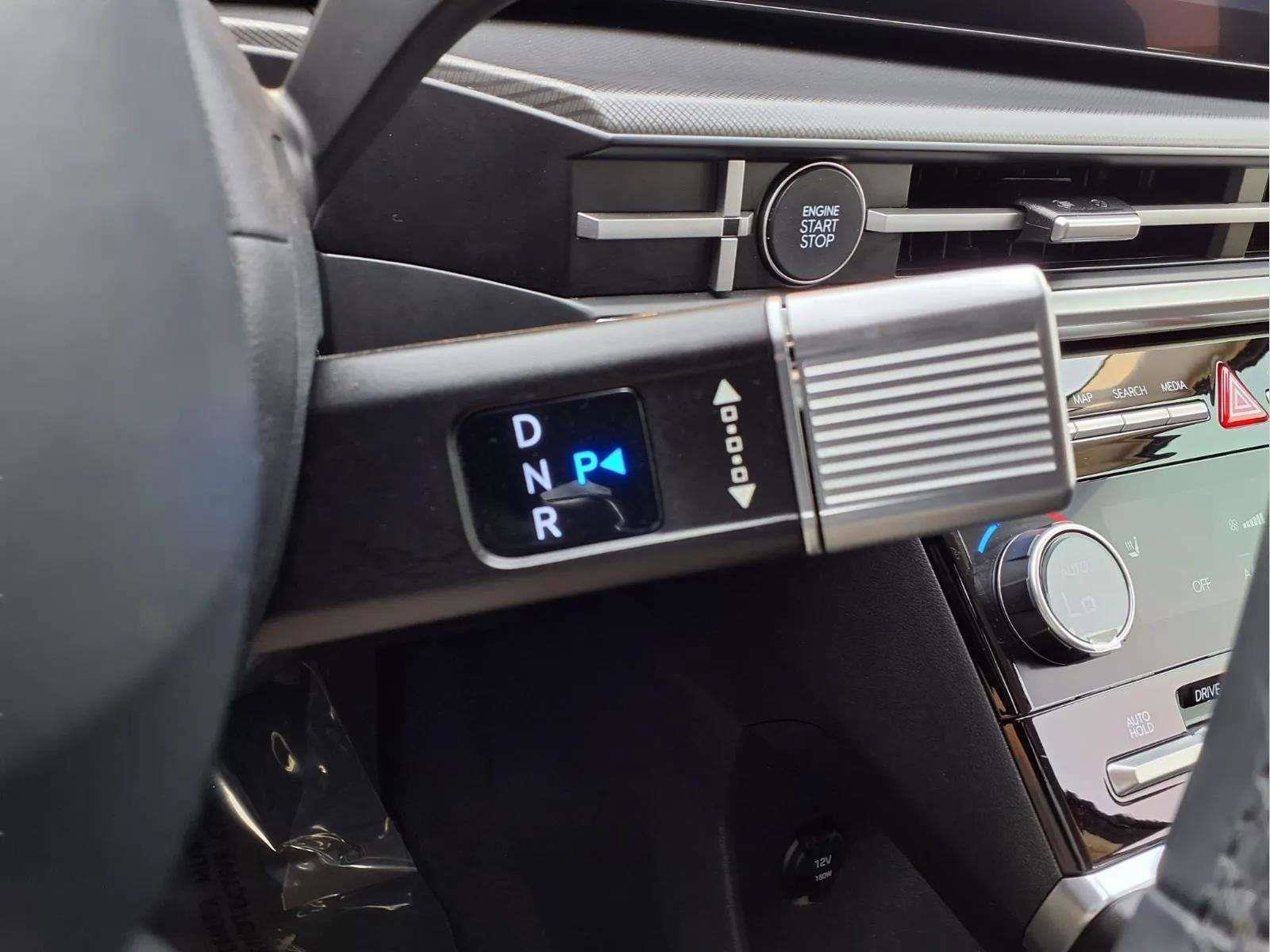 Certified 2025 Hyundai Santa Fe SEL image 17