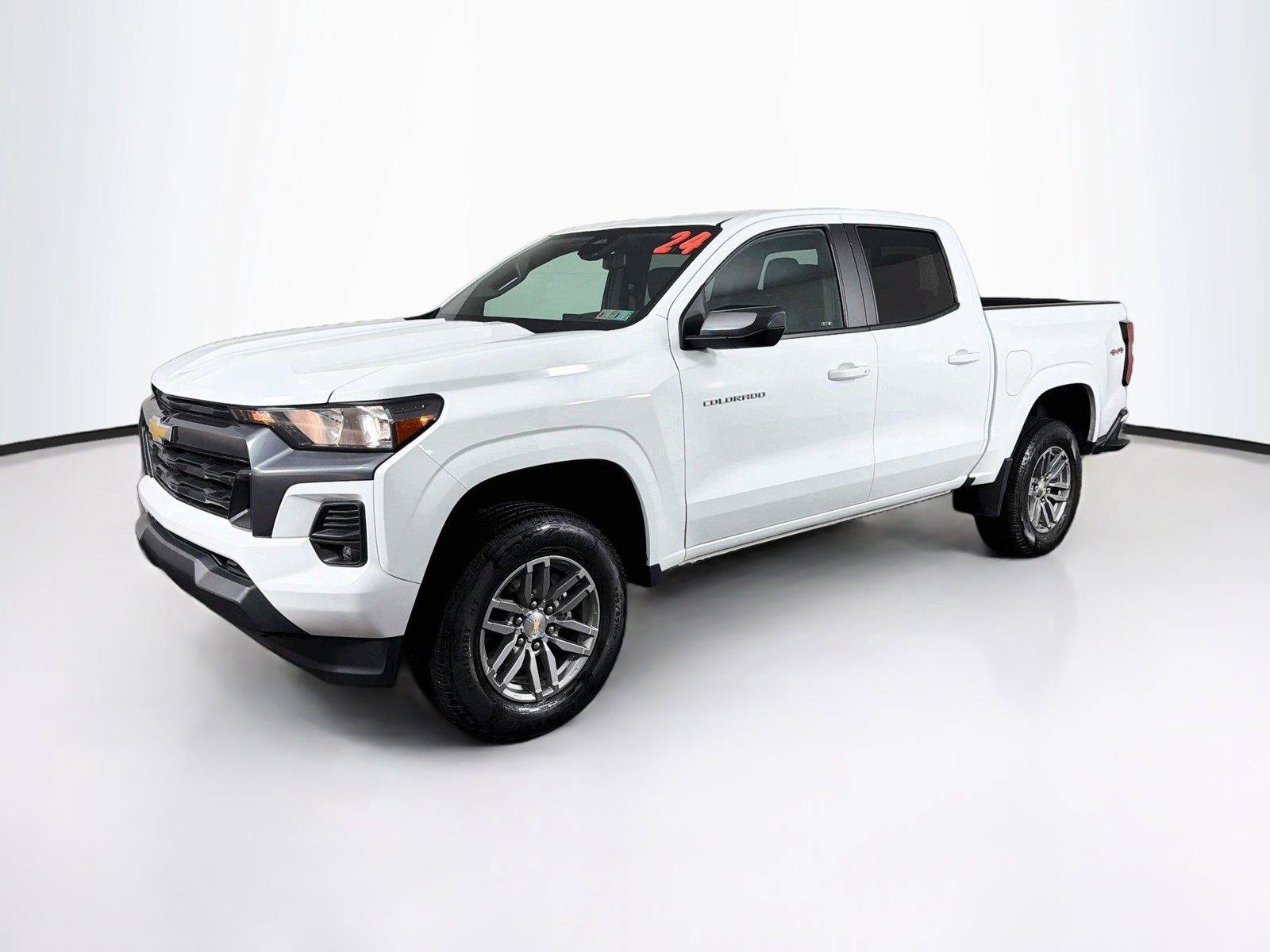Used 2024 Chevrolet Colorado LT w/ LT Convenience Package AWD/4WD image 7