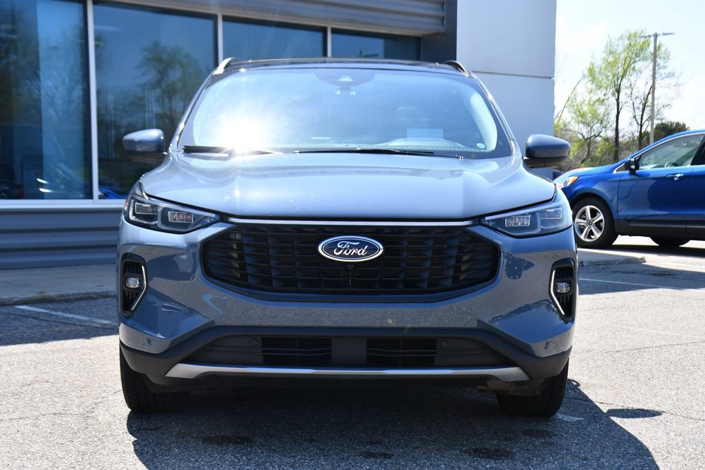 Used 2023 Ford Escape Platinum w/ Premium Technology Package AWD/4WD image 10
