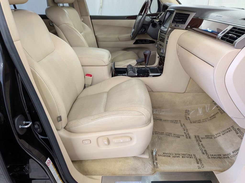 Used 2015 Lexus LX 570 4WD image 39