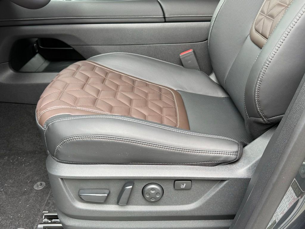 New 2026 Nissan Armada Platinum Reserve w/ Accent Package image 16