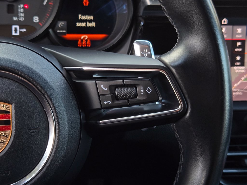 Used 2024 Porsche Macan AWD/4WD image 23