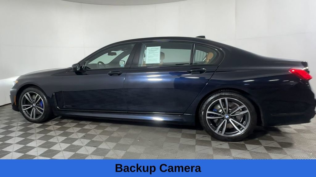 Used 2022 BMW 740i xDrive w/ Luxury Rear Seating Package image 9
