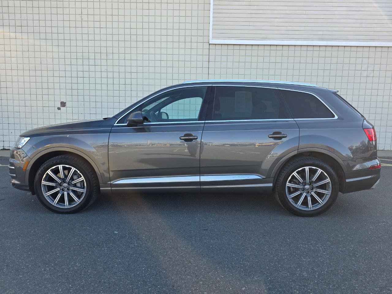 Used 2018 Audi Q7 3.0T Premium Plus w/ Premium Plus Package AWD/4WD image 4