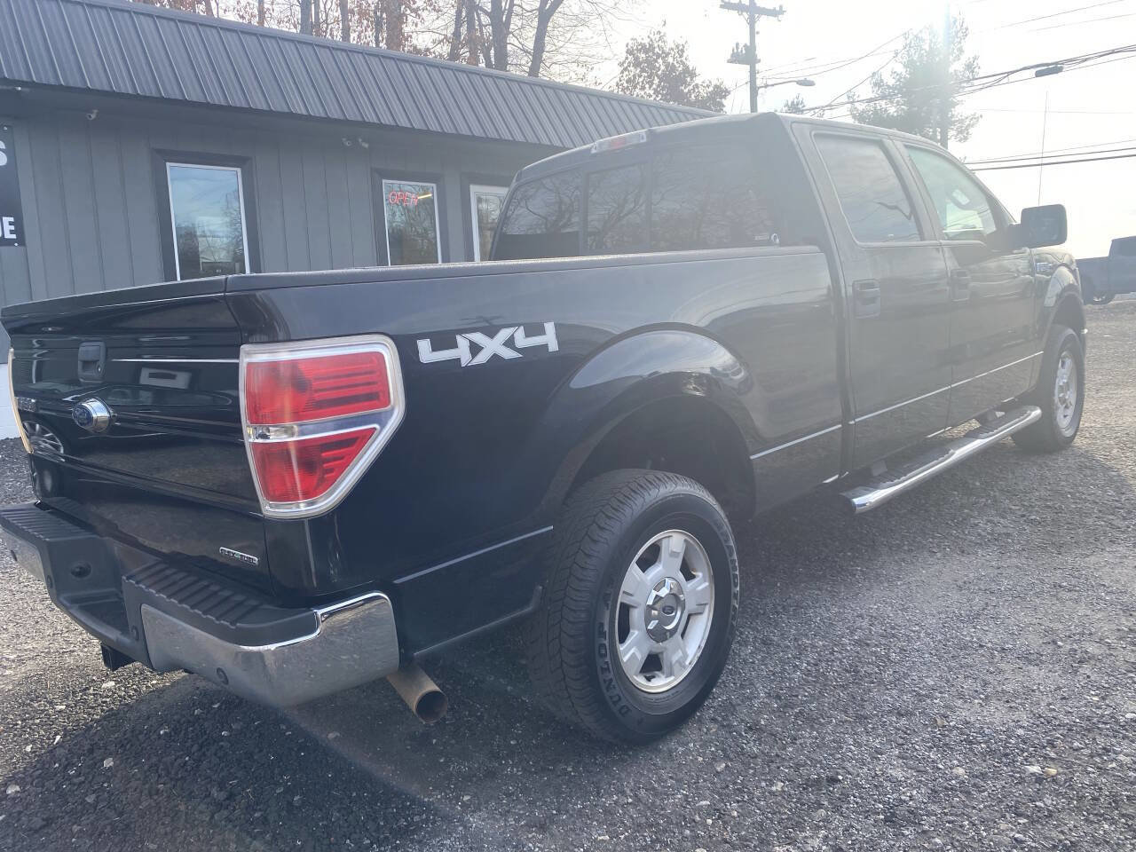 Used 2014 Ford F150 XLT w/ XLT Convenience Package image 4