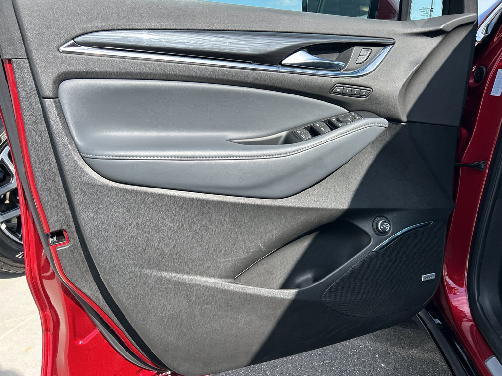 Used 2024 Buick Enclave Premium image 22