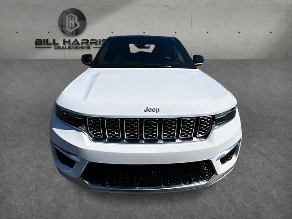Used 2023 Jeep Grand Cherokee Summit AWD/4WD image 2