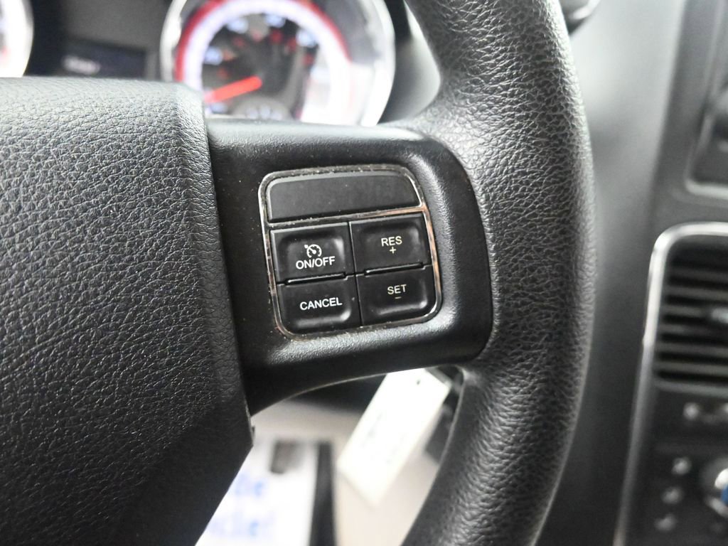 Used 2013 Dodge Grand Caravan SXT image 31