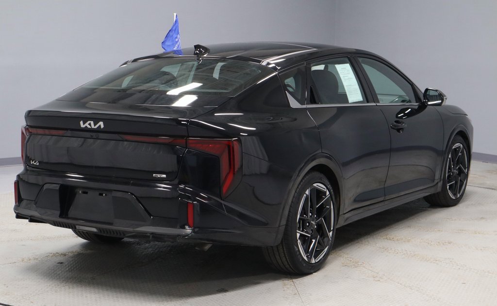 Used 2025 Kia K4 GT-Line w/ GT-Line Premium Package image 10