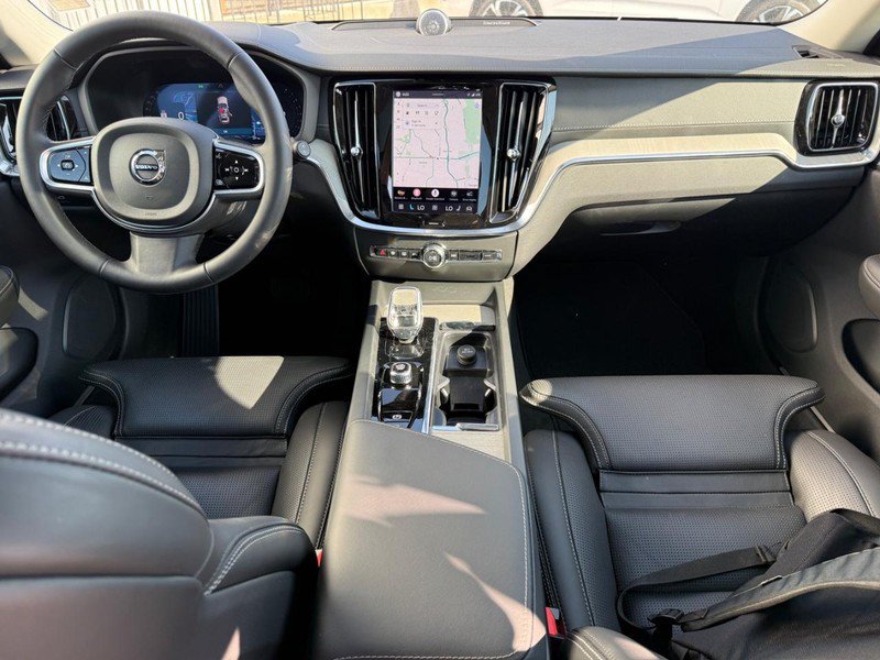 Certified 2025 Volvo V60 B5 Cross Country Ultra AWD/4WD image 12
