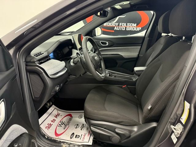 Used 2024 Jeep Compass Sport image 10