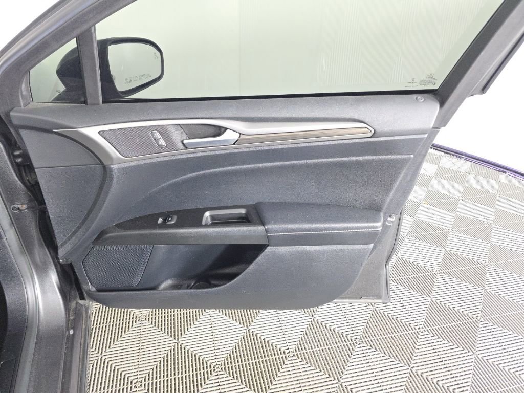 Used 2019 Ford Fusion SEL image 36