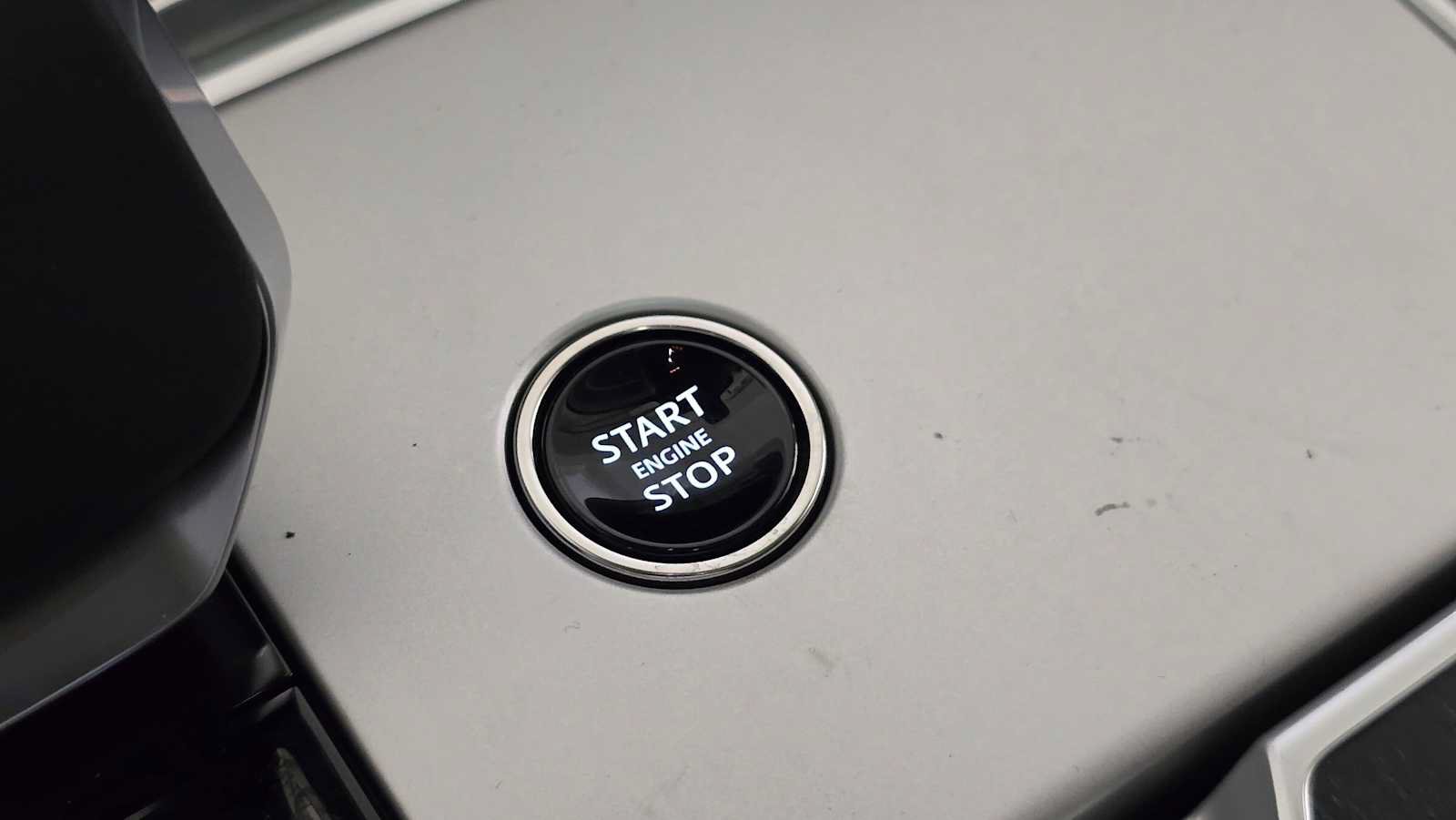 New 2026 Land Rover Range Rover Long Wheelbase SE AWD/4WD image 35
