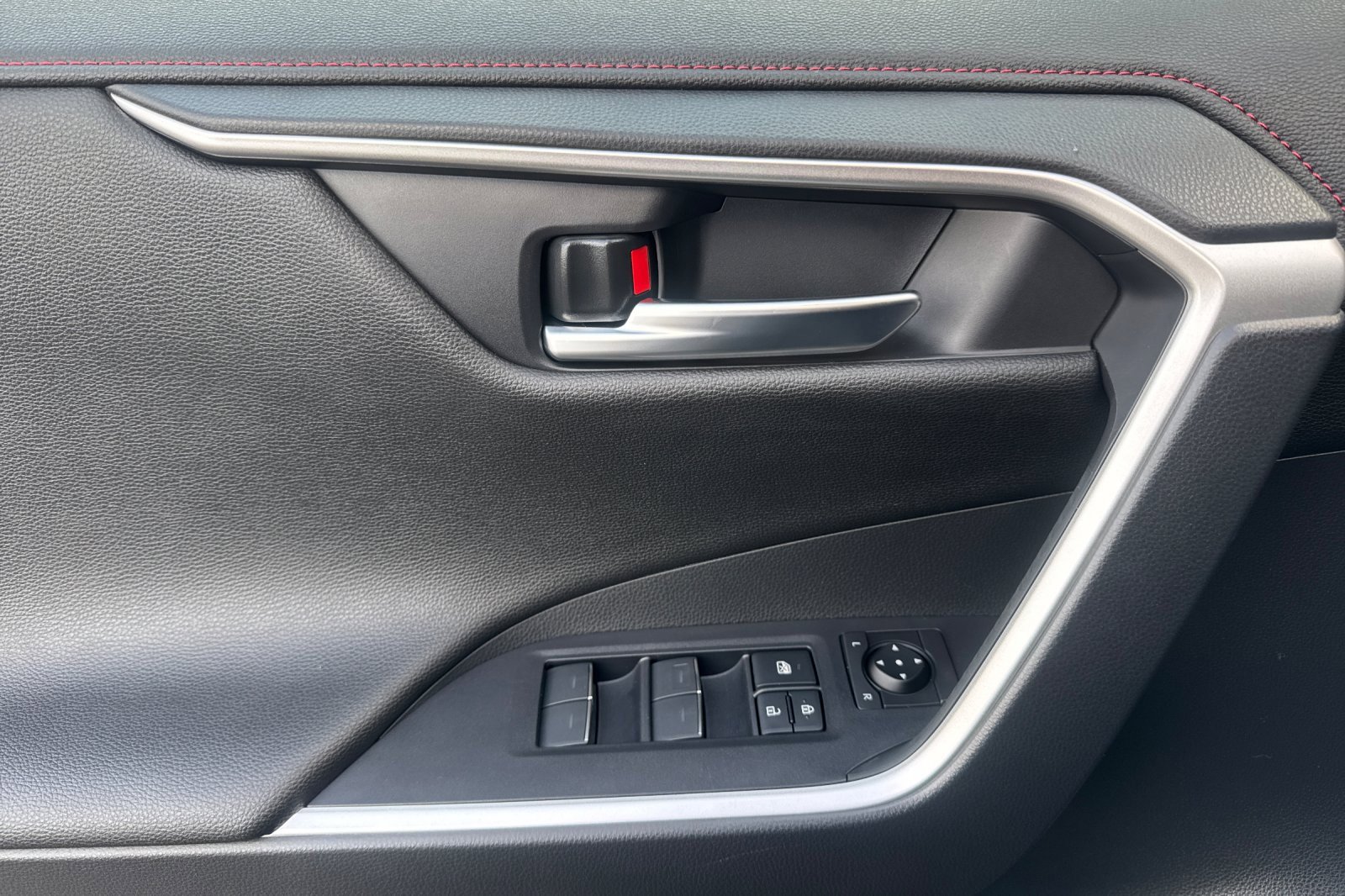 Certified 2025 Toyota RAV4 XSE image 17