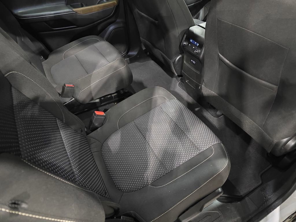 Used 2023 GMC Acadia SLE w/ Elevation Edition FWD image 11