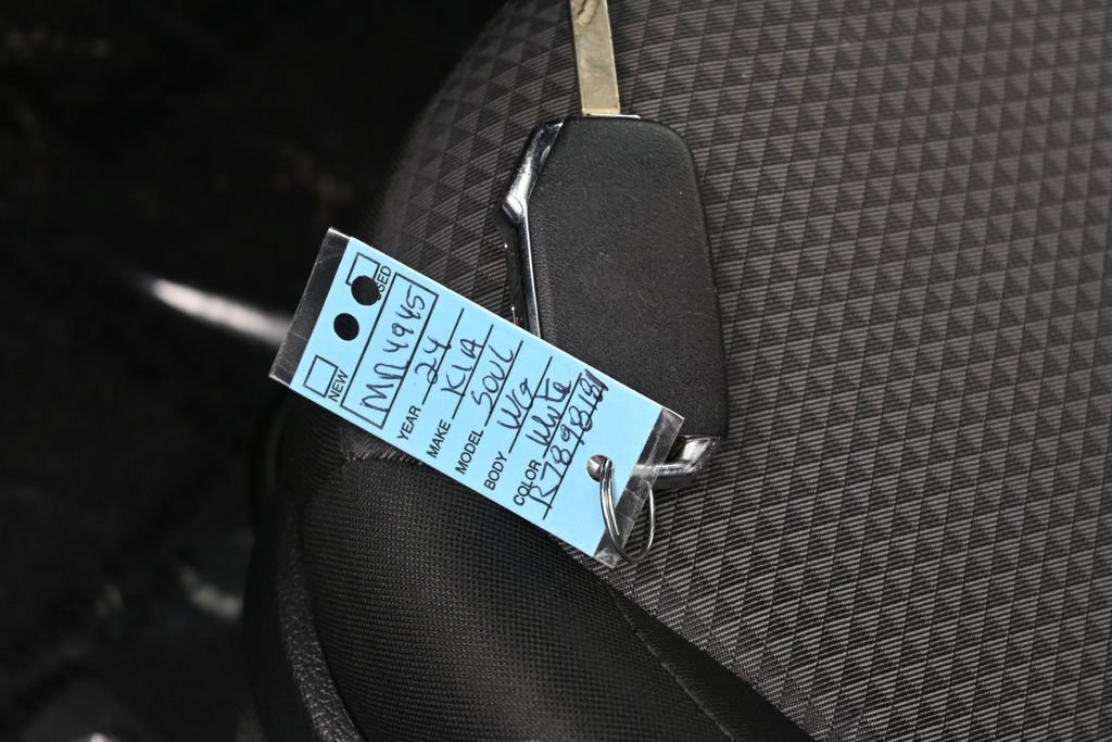 Used 2024 Kia Soul LX w/ Option Group 015 FWD image 18