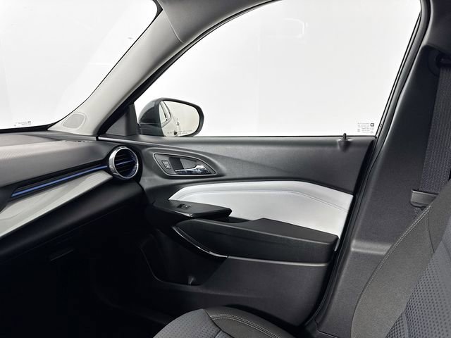 Used 2025 Chevrolet Trax LT image 22