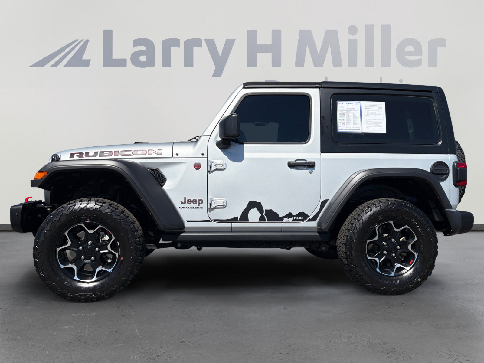 Used 2023 Jeep Wrangler Rubicon w/ Steel Bumper Group AWD/4WD image 2