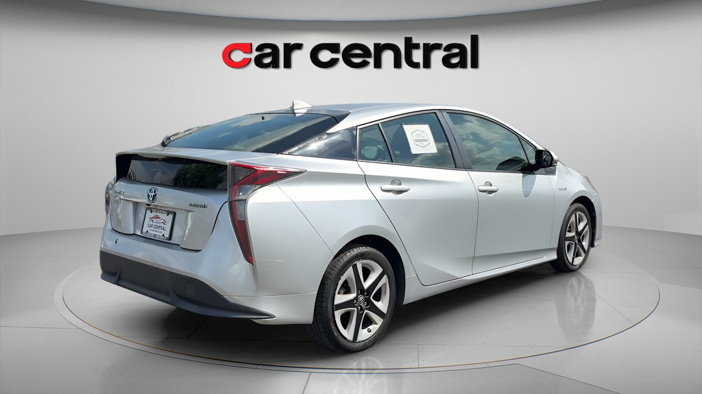Used 2016 Toyota Prius Three Touring FWD image 5