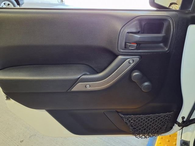 Used 2015 Jeep Wrangler Sport w/ Connectivity Group image 16