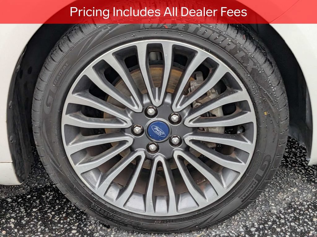 Used 2017 Ford Fusion SE w/ Fusion SE Technology Package FWD image 11