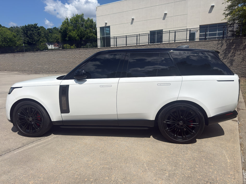 Used 2024 Land Rover Range Rover SV AWD/4WD image 11
