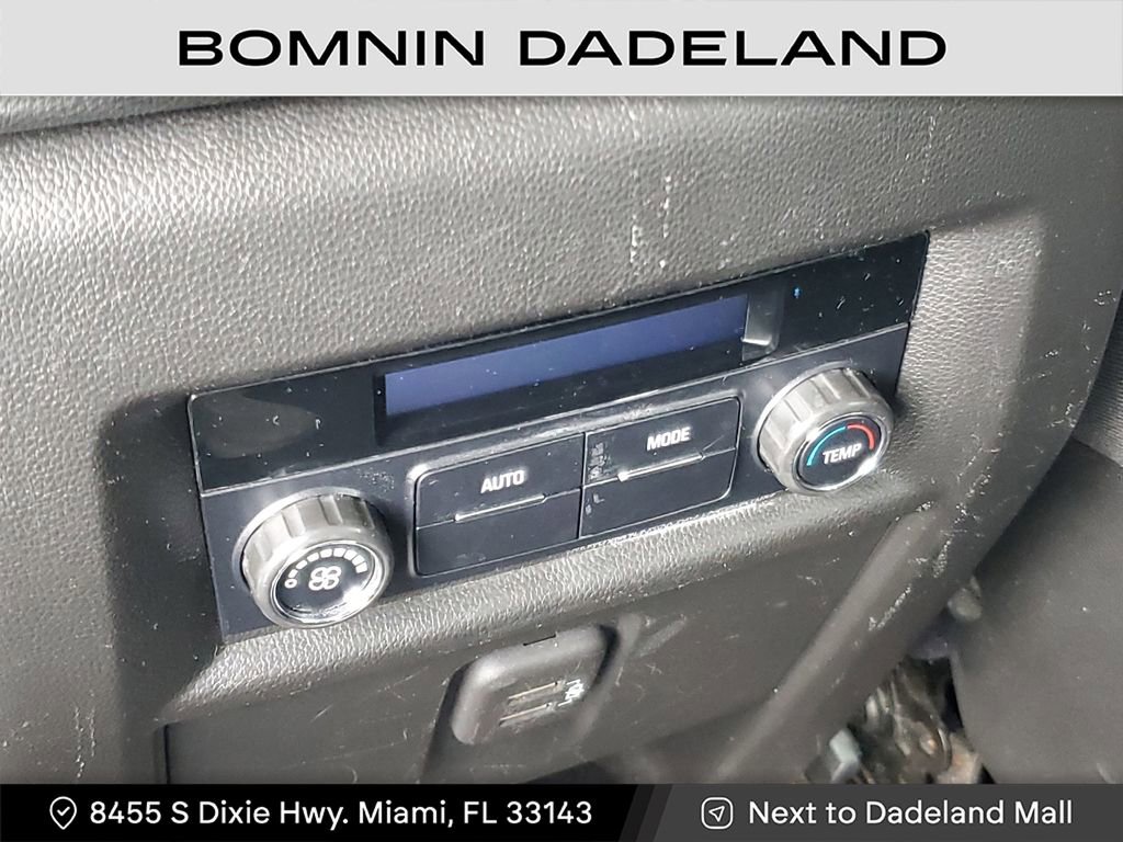 Used 2021 Chevrolet Traverse LT image 13